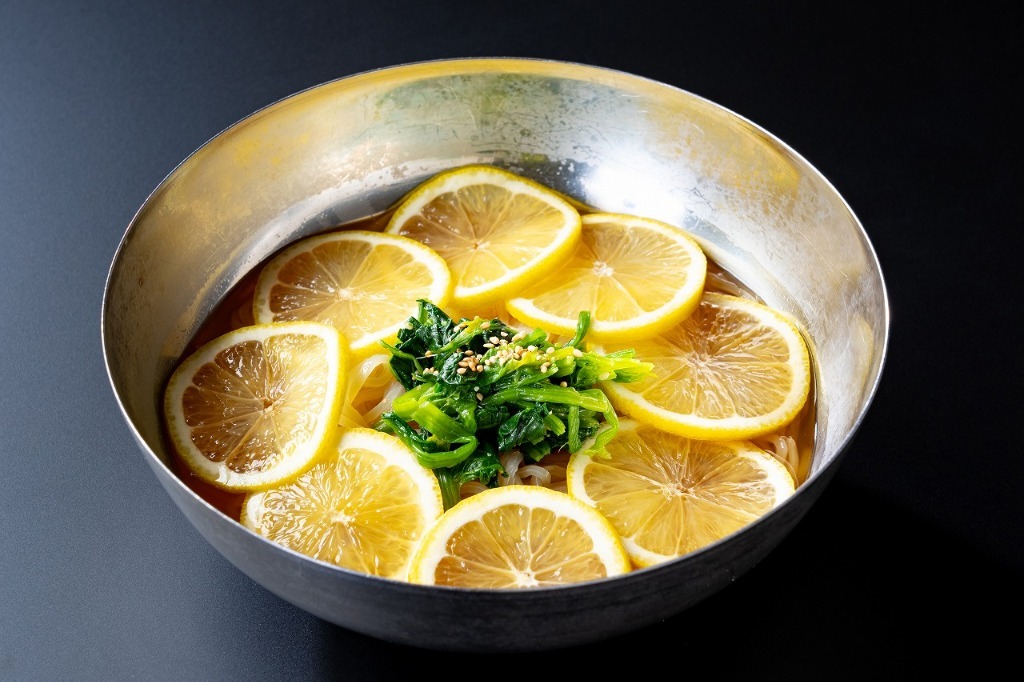 レモン冷麺 830円（913円）