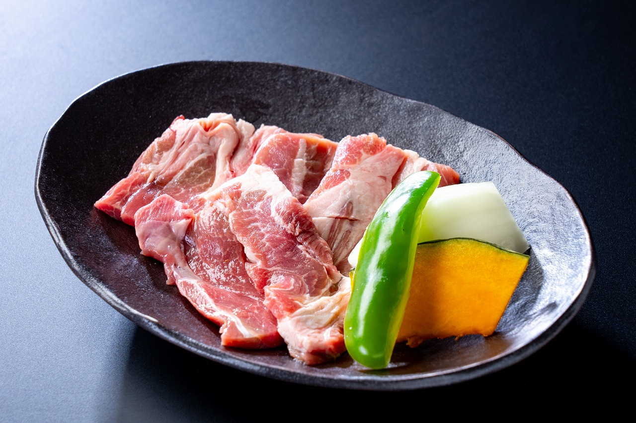 生ラムロース 890円（979円）